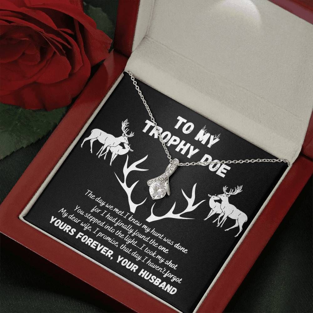 The Day We Meet Hunter Alluring Beauty Necklace For Trophy Doe